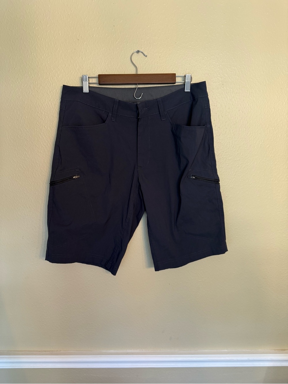 Eddie Bauer Black Cargo Shorts with Zip Pockets